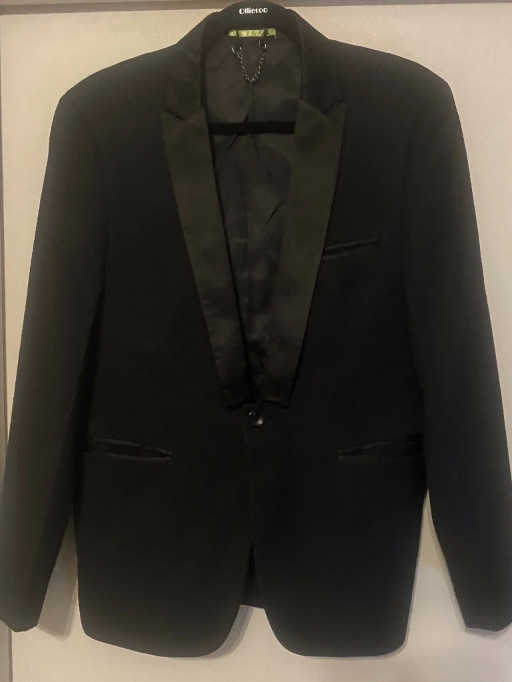 Van Heusen Mens Poly/Rayon Black Tuxedo Jacket SZ 38R/Skinny Fit/NWT
